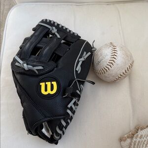 Wilson 13 inch Softball Elite Glove - black A2449 -